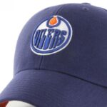 Detail loga Edmonton Oilers na šiltovke Ballpark LN